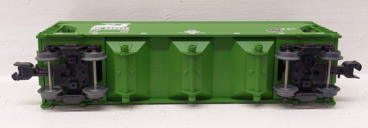 Lionel 3-18085 O Gauge Burlington Northern 3-Bay Covered Hopper #449532 LN/Box
