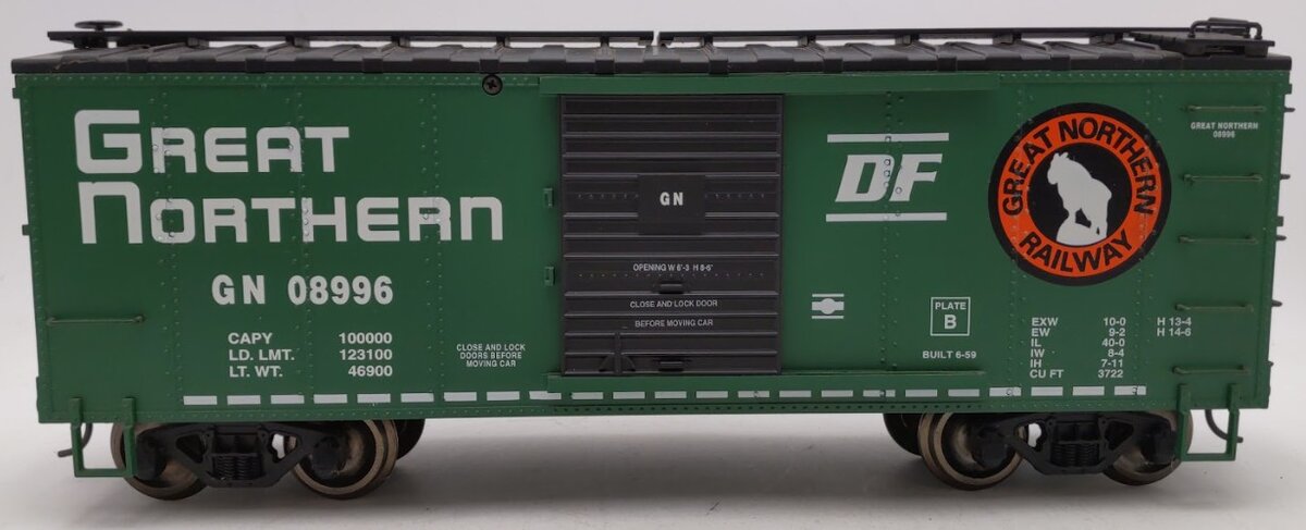 USA Trains R19056B G Gauge Great Northern Steel Box Car #08996 (Metal Wheels)/Box