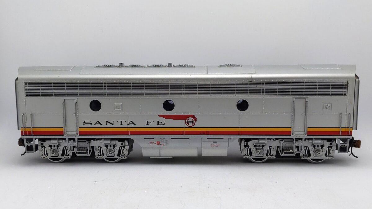 LGB 20582 Santa Fe F7 Non-Powered Diesel B-Unit with Sound EX/Box