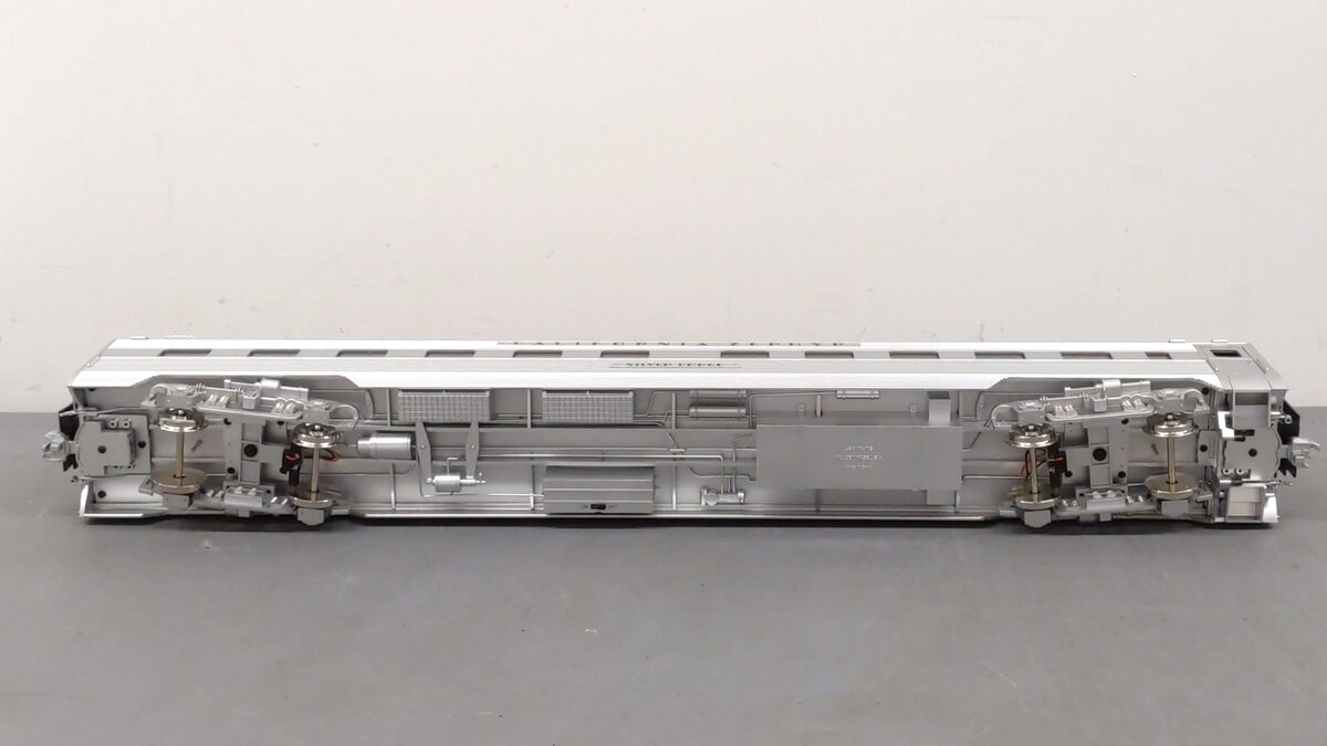 USA Trains 31015 "California Zephyr" Aluminum Sleeper Lighted (Metal Wheels) LN/Box
