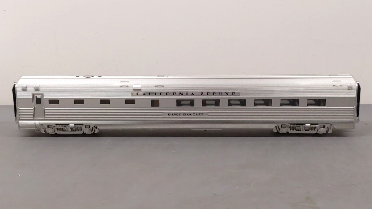 USA Trains 31013 G "California Zephyr" Corrugated Aluminum Diner (Metal Wheels) LN/Box