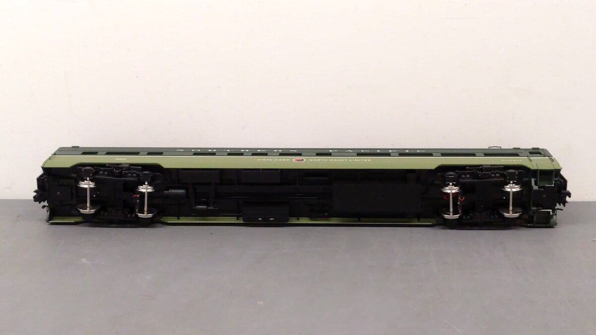 USA Trains 31086 G Northern Pacific Aluminum "North Coast Limited" Vista Dome LN/Box