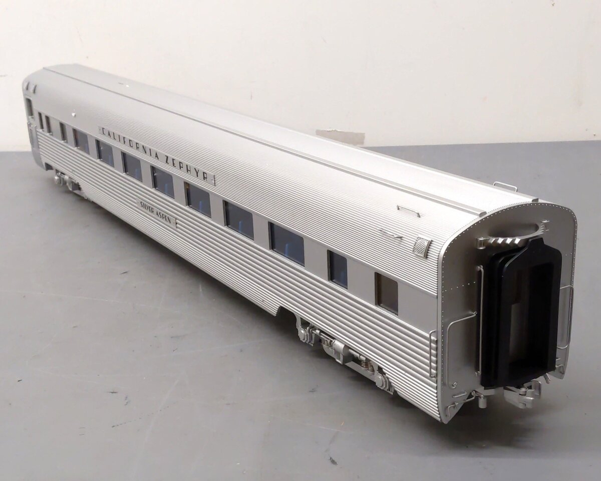 USA Trains R31011 G "California Zephyr" Corrugated Aluminum Coach Lighted #1 EX/Box