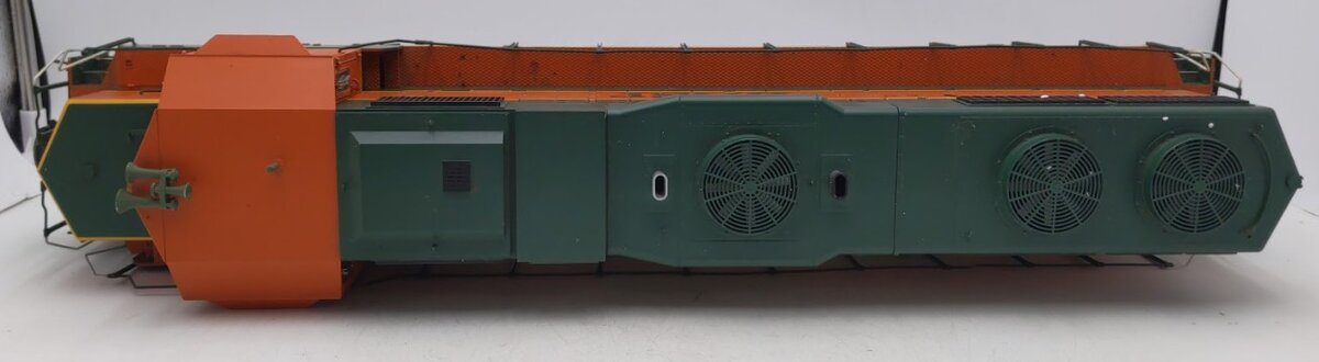 USA Trains R22204 G Gauge BNSF GP38-2 Diesel Engine #2256 with Sound/Box