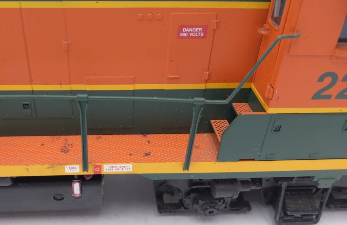 USA Trains R22204 G Gauge BNSF GP38-2 Diesel Engine #2256 with Sound/Box