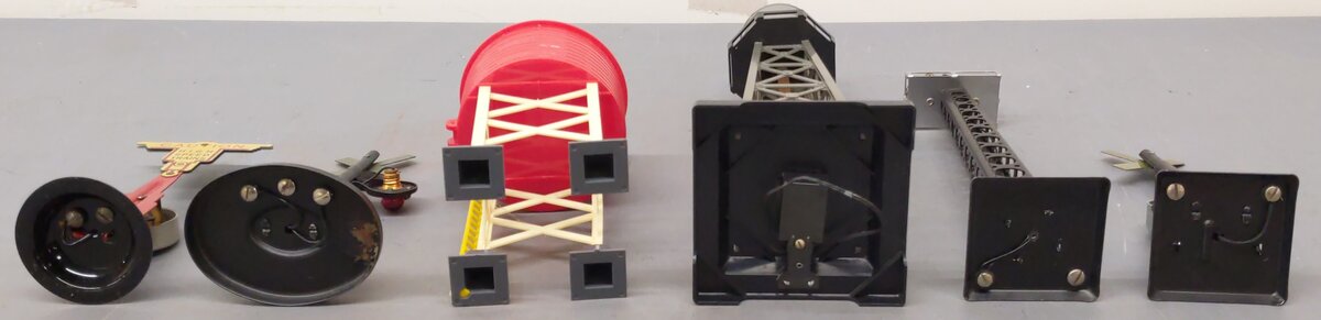 Marx Vintage O Gauge Towers And Signals #423,414,065,416,0465,418 [6] VG