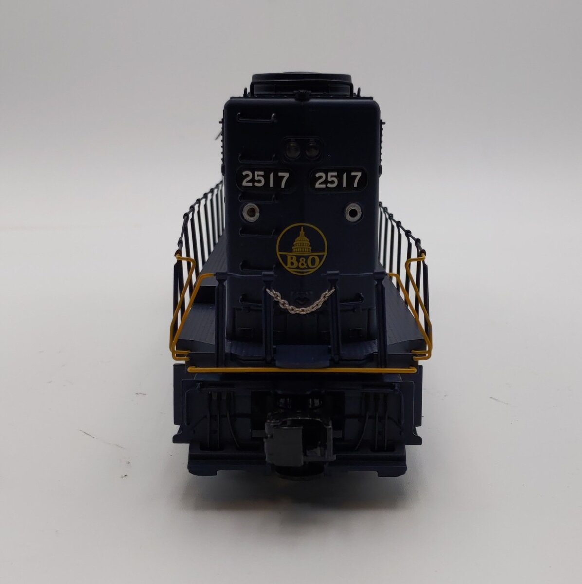 Lionel 6-38983 O Gauge Baltimore & Ohio Non-Powered GP35 Diesel Engine #2517