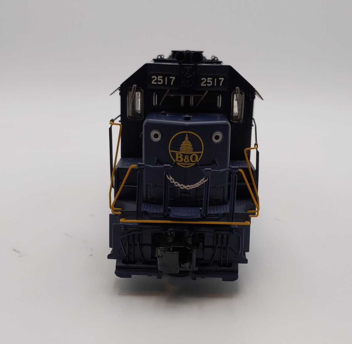 Lionel 6-38983 O Gauge Baltimore & Ohio Non-Powered GP35 Diesel Engine #2517