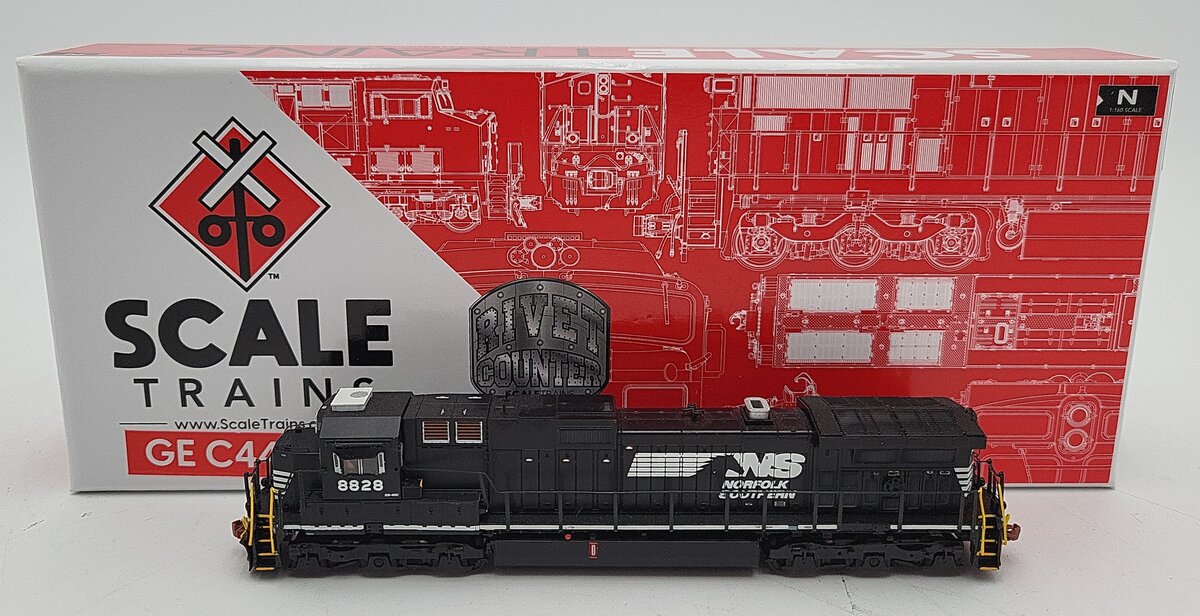 Scale Trains SXT38532 N NS GEC40-9 Horsehead Diesel Locomotive #8828 w/ DCC EX/Box