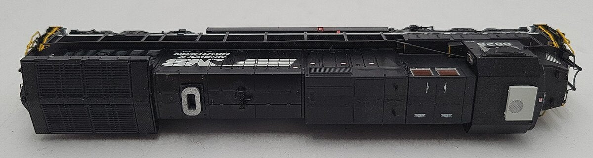 Scale Trains SXT38532 N NS GEC40-9 Horsehead Diesel Locomotive #8828 w/ DCC EX/Box