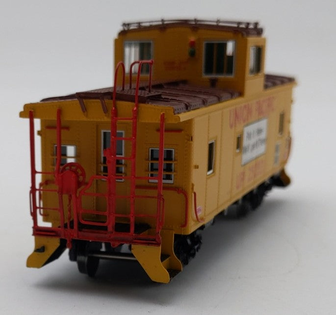 Overland 3973.1 HO Scale Union Pacific CA-6 Caboose #25353- Factory Painted EX/Box