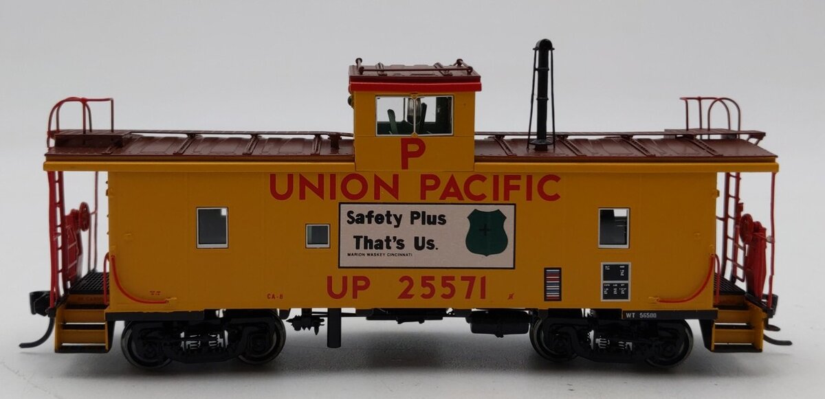 Overland OMI-3975.1 HO Scale Union Pacific CA-8 Caboose #25571-FP EX/Box
