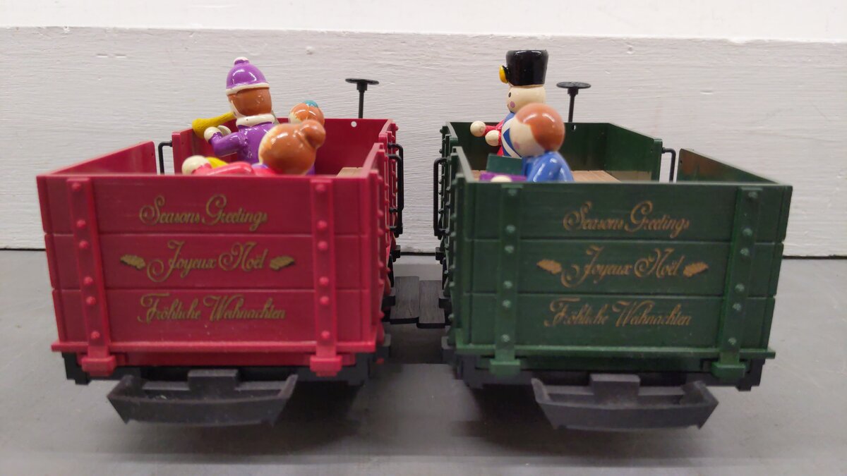 LGB 31440 G Scale Christmas 2-Car Set with Figures VG/Box