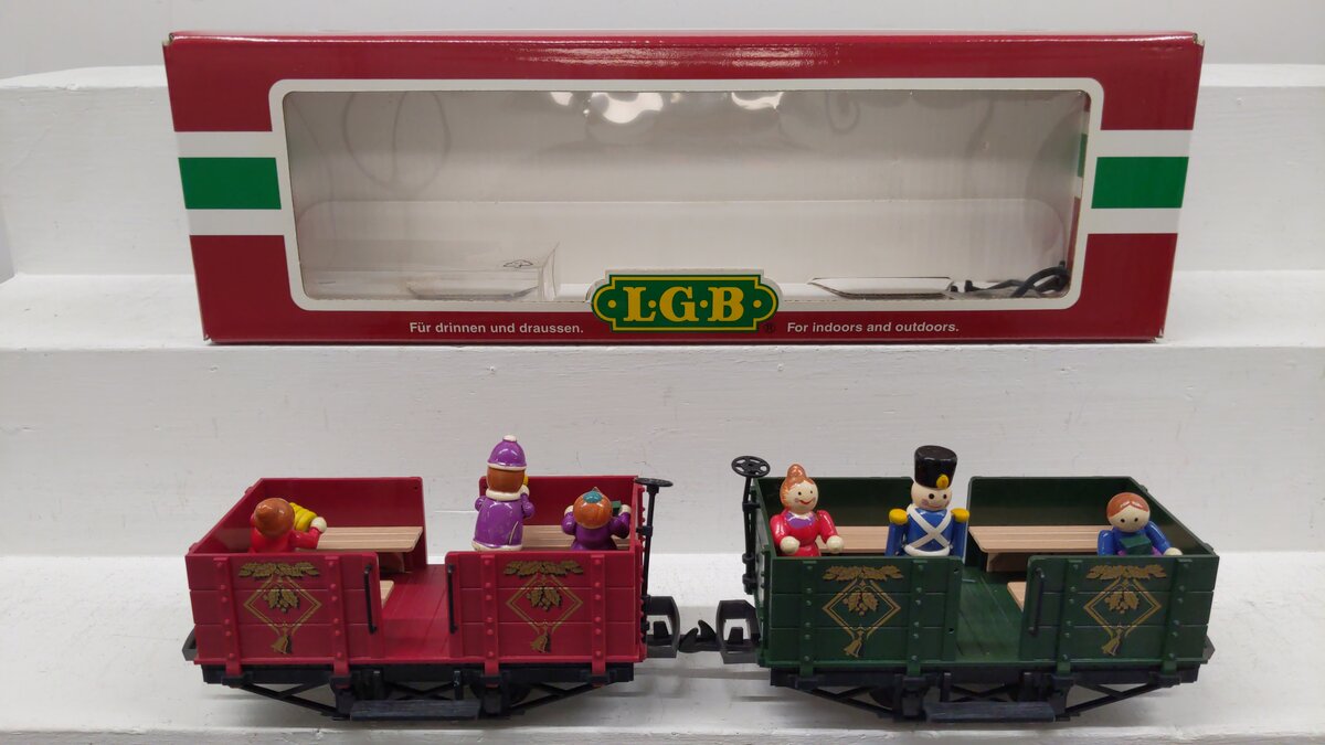 LGB 31440 G Scale Christmas 2-Car Set with Figures VG/Box