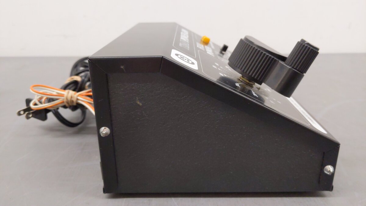 MRC 6200 HO Scale Trainpower Power Pack VG/Box