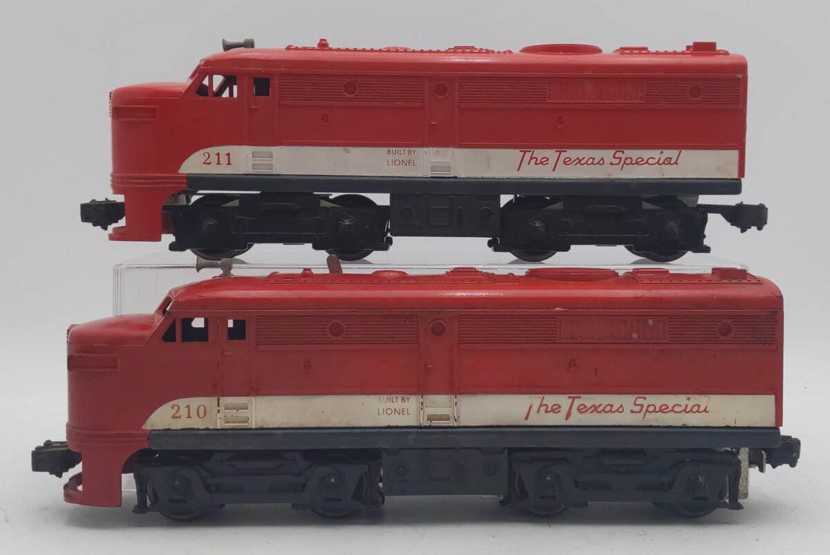 Lionel 210 O Vintage Texas Special AA Diesel Locomotive Set #210 EX