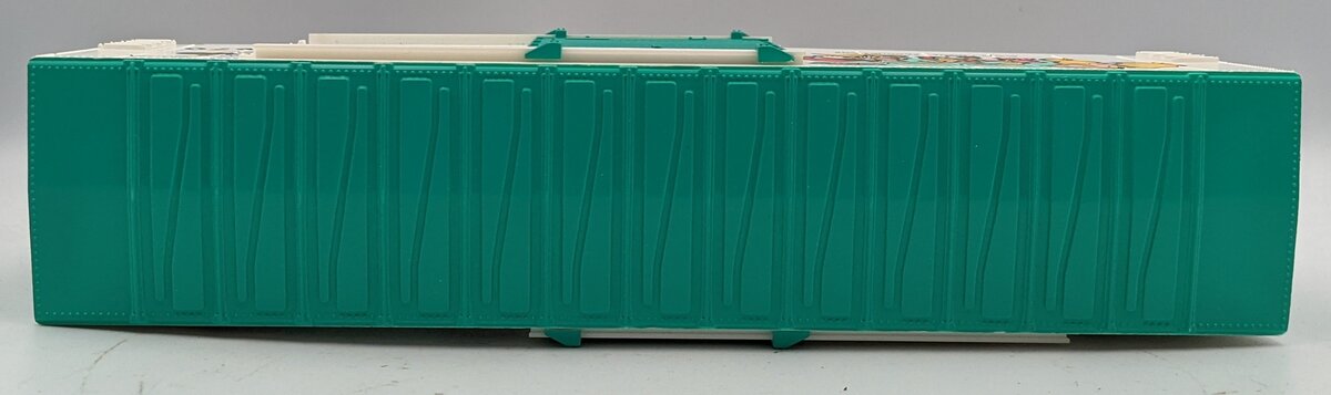 Lionel 6-9670 O Gauge Disney Alice in Wonderland Hi-Cube Boxcar #9670 NIB