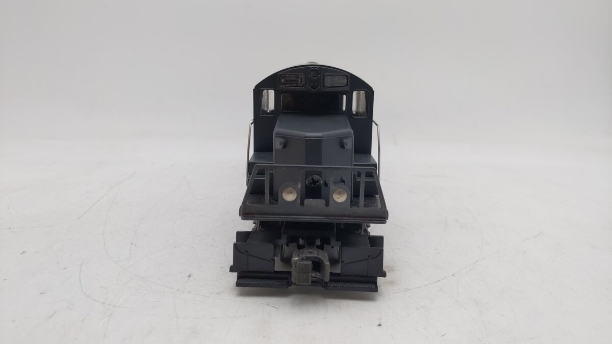 Lionel 6-8367 O Gauge Long Island GP20 Non-Powered Diesel Locomotive EX/Box