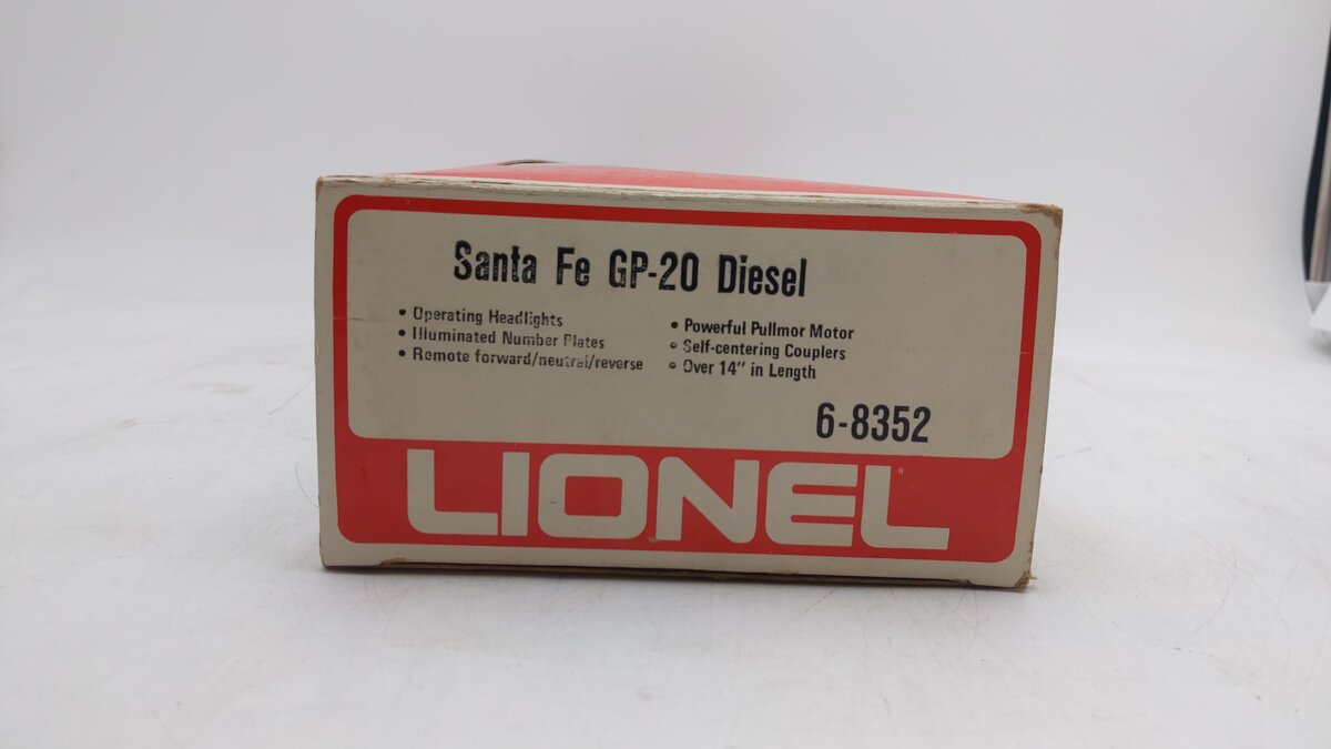 Lionel 6-8352 O Gauge Santa Fe GP-20 Powered Diesel Locomotive #8352 EX/Box