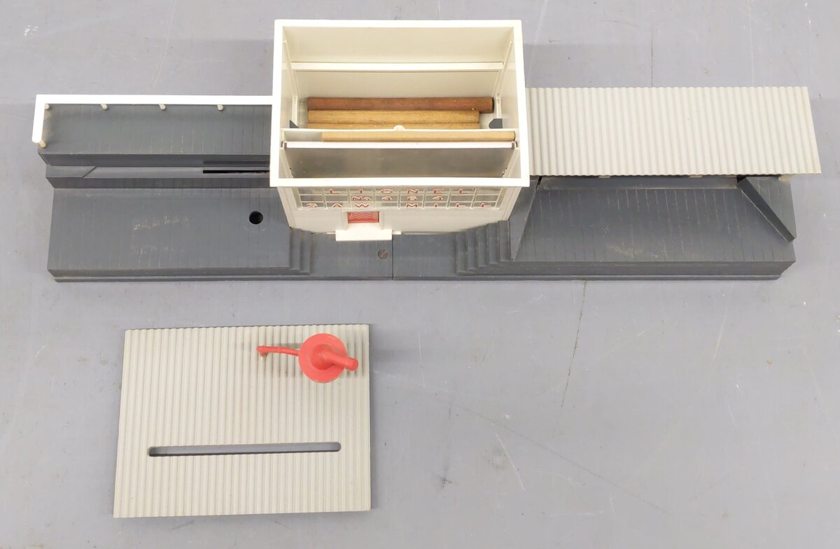 Lionel 464 Vintage O Operating Sawmill/Lumber Mill VG