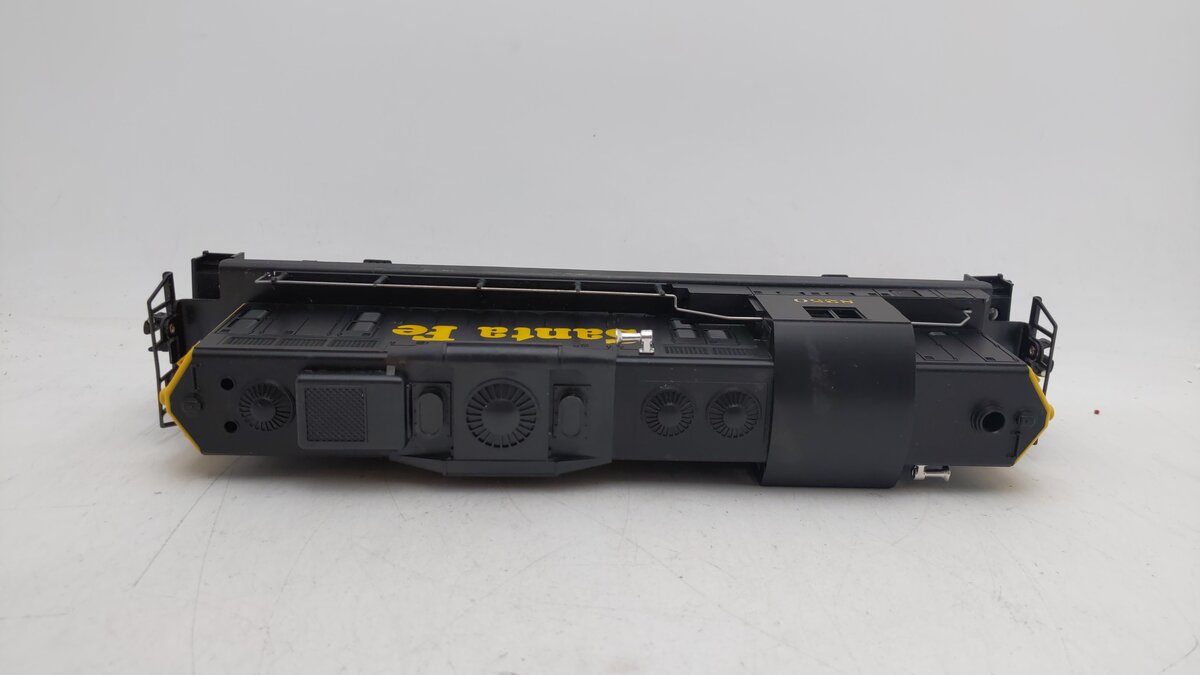 Lionel 6-8250 O Gauge Santa Fe GP9 Powered Diesel Engine #8250 EX/Box
