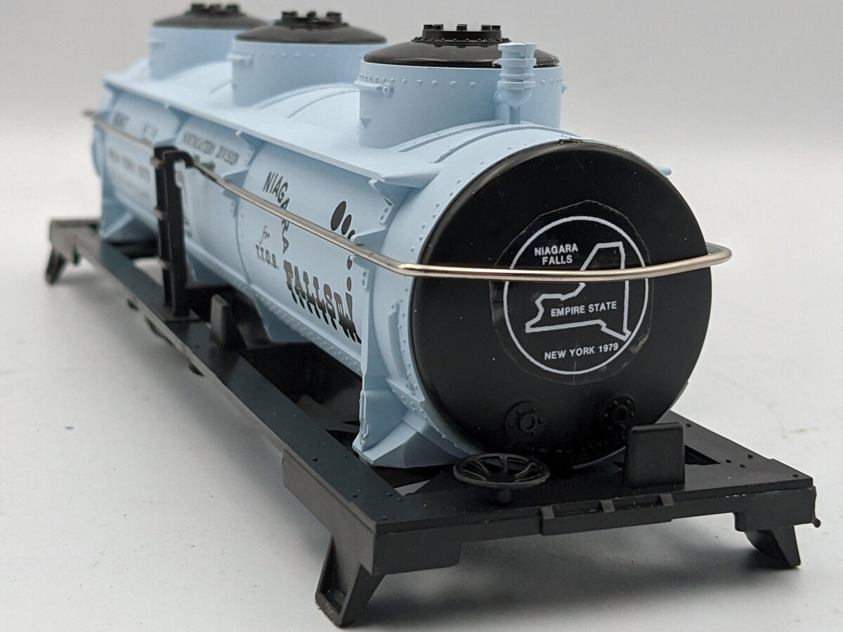 Lionel 6-9347 O Gauge TTOS 1979 Niagara Falls Triple Dome Tank Car/Box