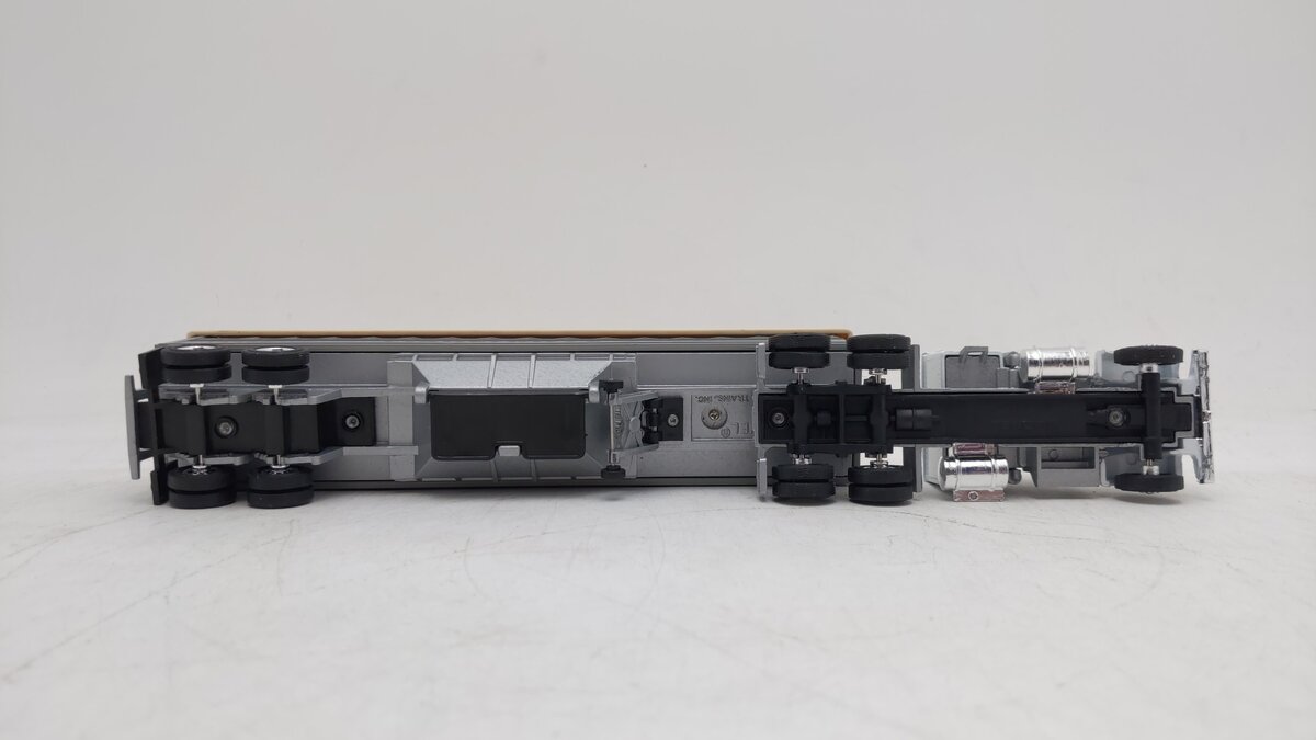 Lionel 6-12779 O Gauge Lionelville Grain Co. Tractor & Grain Rig LN/Box