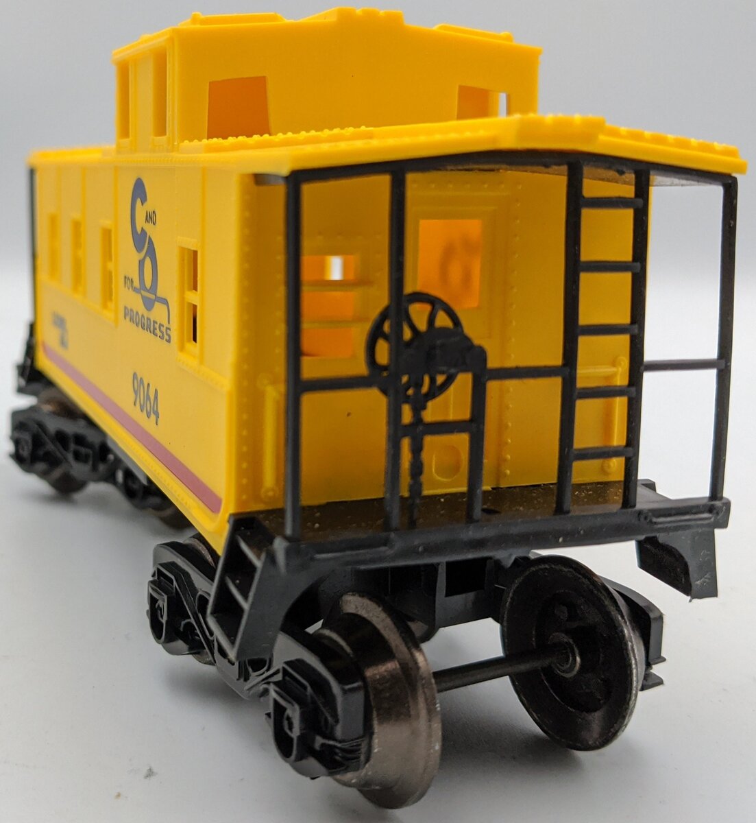 Lionel 6-9064 O Gauge Chesapeake & Ohio Caboose NIB