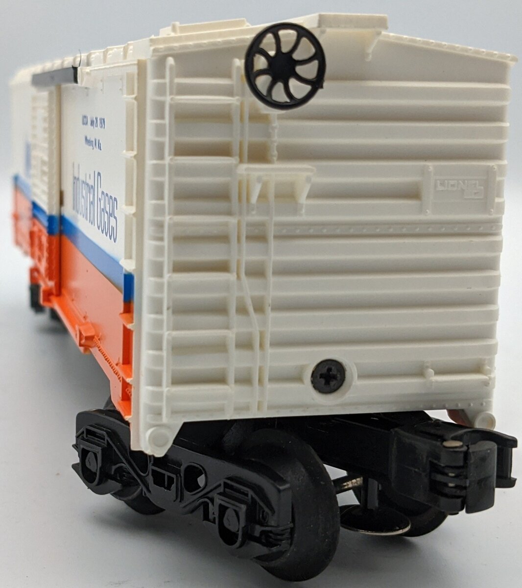 Lionel 6-9733 O Gauge Airco LCCA Boxcar with Tank NEW