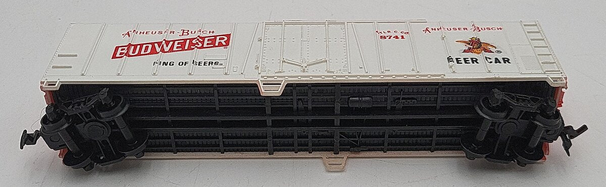 Lionel 5-8741 HO Scale Budweiser Boxcar #8741 EX/Box