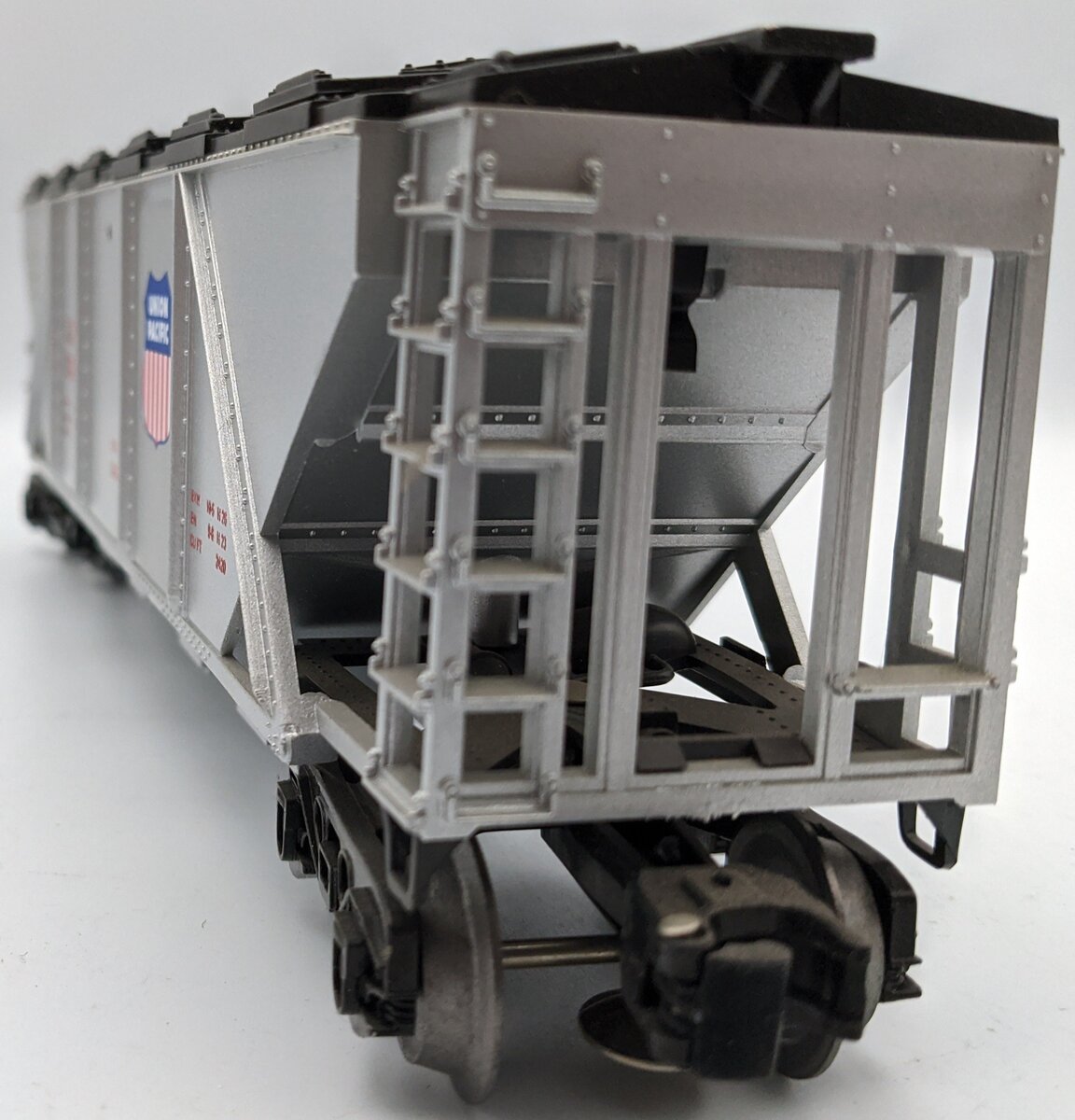 Lionel 6-9366 O Gauge Union Pacific Covered 4-Bay Hopper #9366 NIB