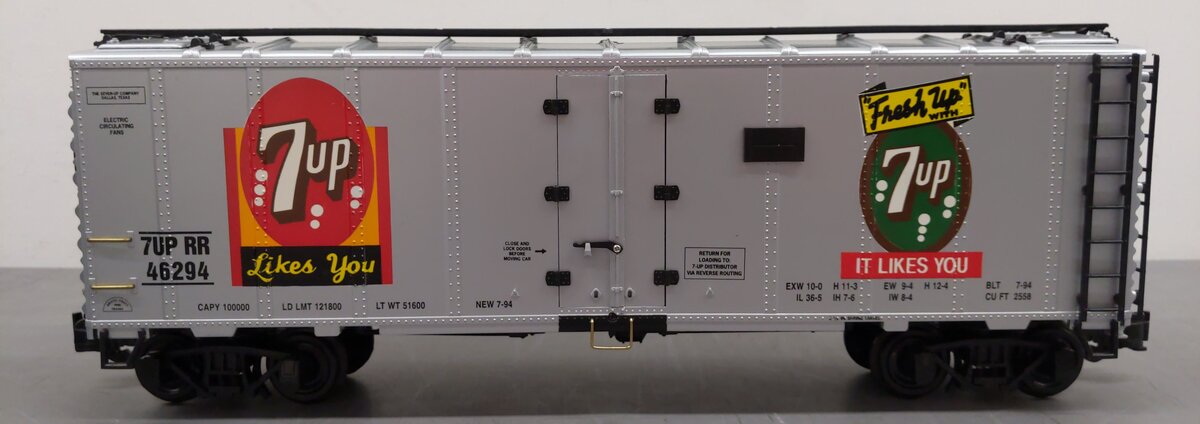 Aristo-Craft 46294 G Scale 7-Up Reefer Car (Plastic Wheels) EX/Box