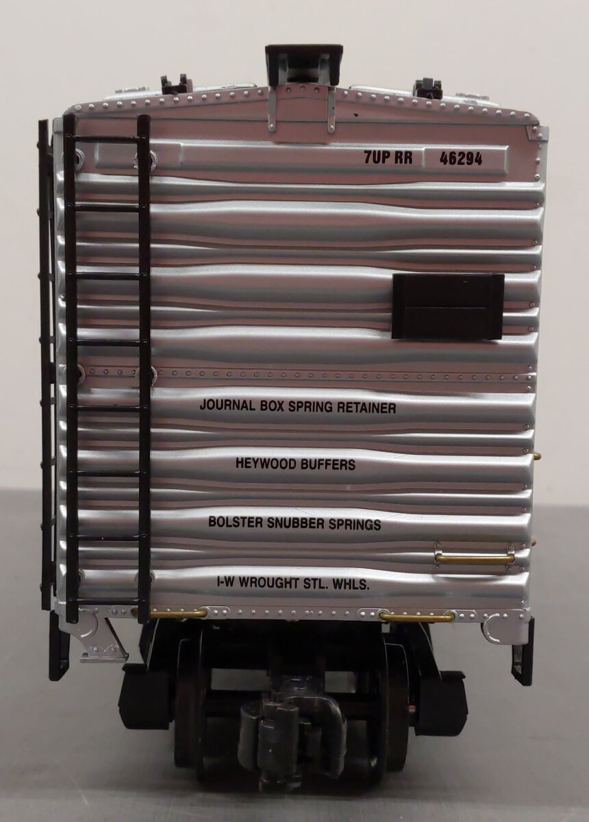 Aristo-Craft 46294 G Scale 7-Up Reefer Car (Plastic Wheels) EX/Box