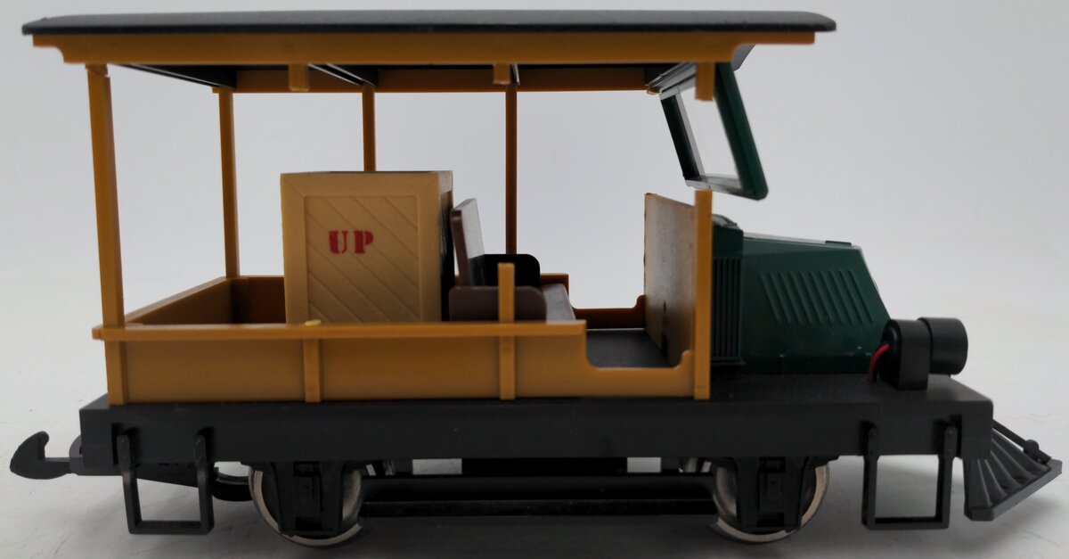 Hartland 09210 G Scale Green Woody Powered Rail Car/Box