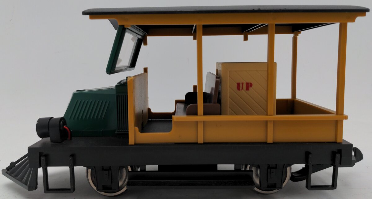 Hartland 09210 G Scale Green Woody Powered Rail Car/Box