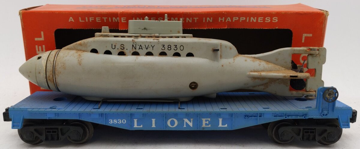 Lionel 3830 Vintage O Flatcar with Operating U.S. Navy Submarine VG/Box