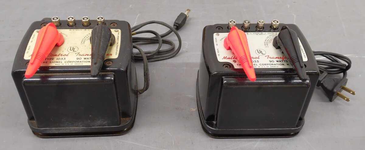 Lionel 1033 Vintage O 90 Watt Transformer w/ Whistle [2] EX/Box