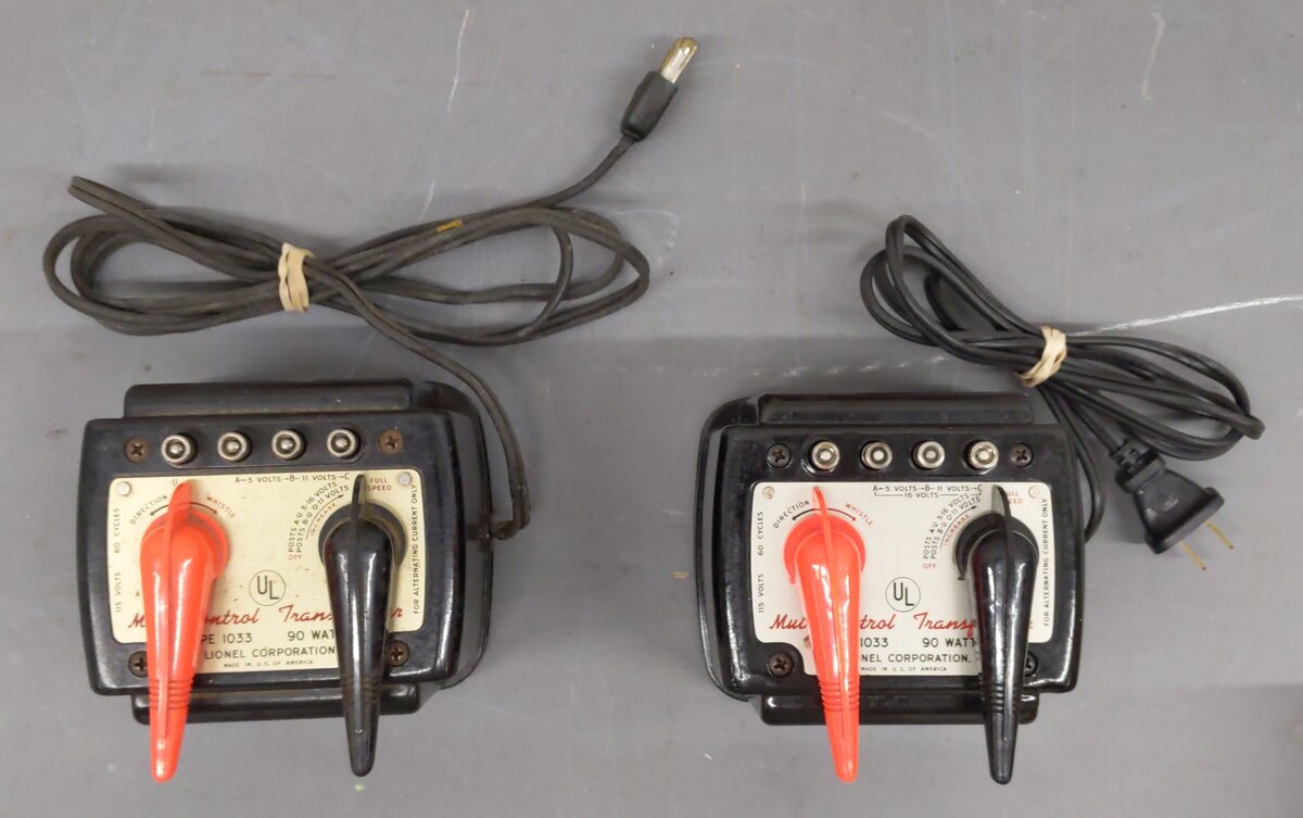 Lionel 1033 Vintage O 90 Watt Transformer w/ Whistle [2] EX/Box