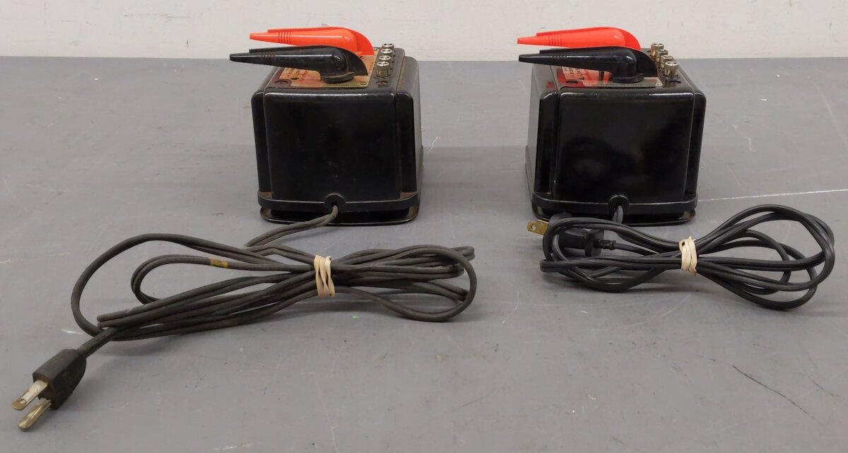 Lionel 1033 Vintage O 90 Watt Transformer w/ Whistle [2] EX/Box