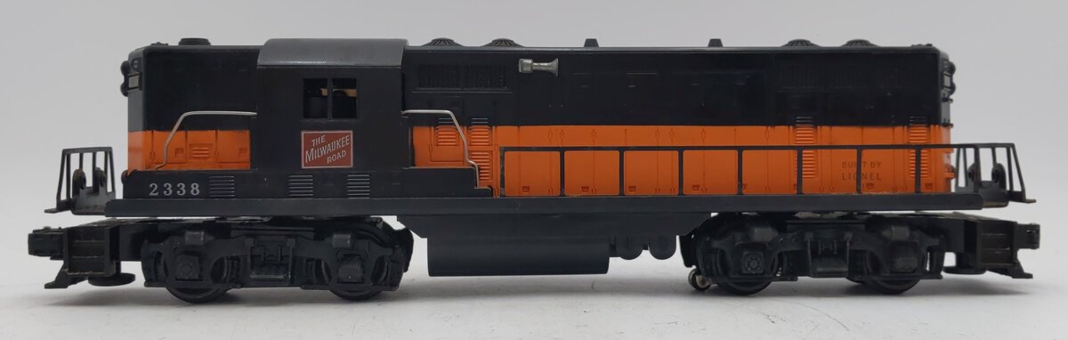 Lionel 2338 Vintage O Milwaukee Road Powered GP-7 Diesel Locomotive VG/Box