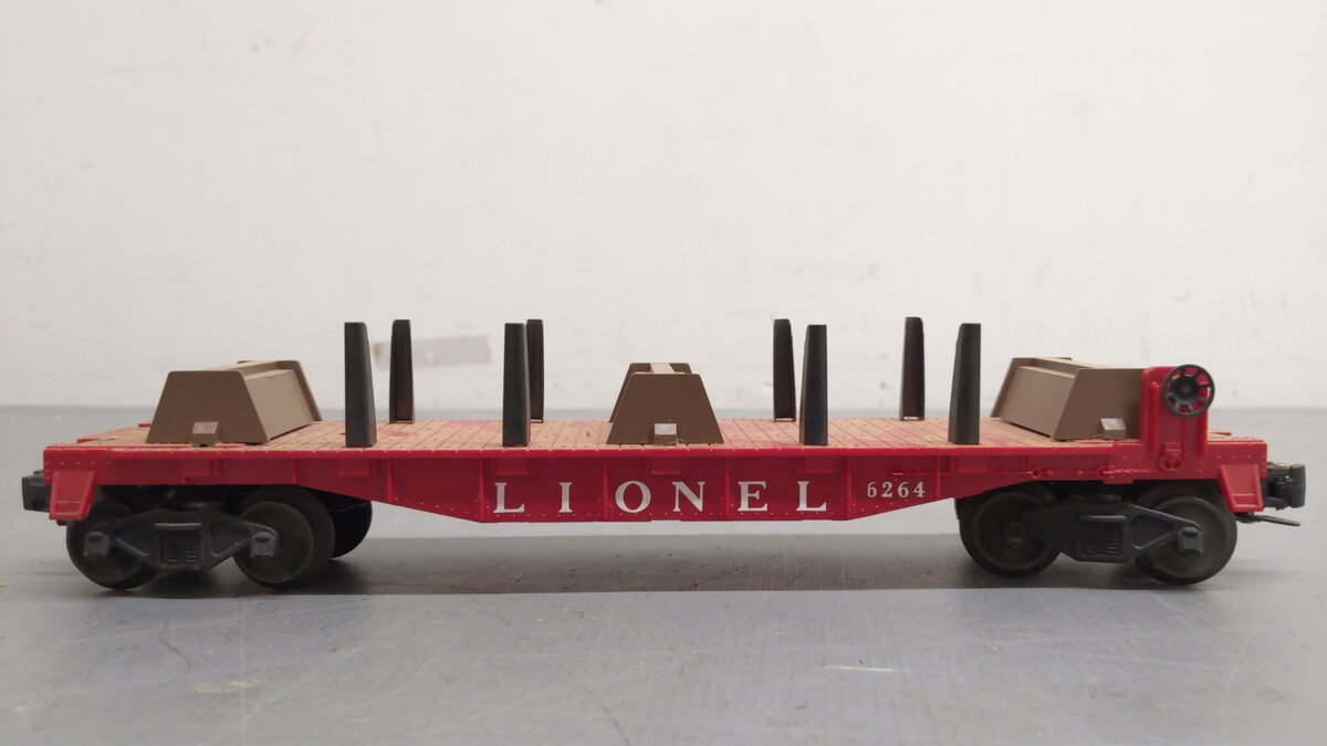 Lionel 264 Vintage O Operating Forklift Platform with 6264 Lumber Car/Box