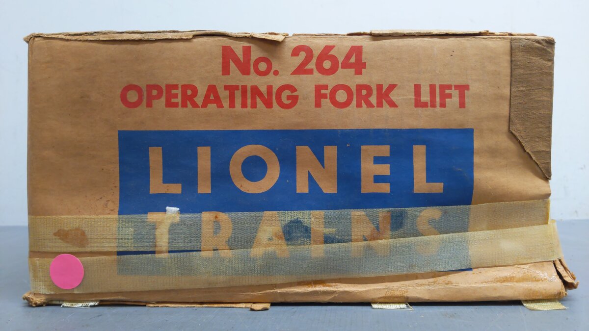 Lionel 264 Vintage O Operating Forklift Platform with 6264 Lumber Car/Box