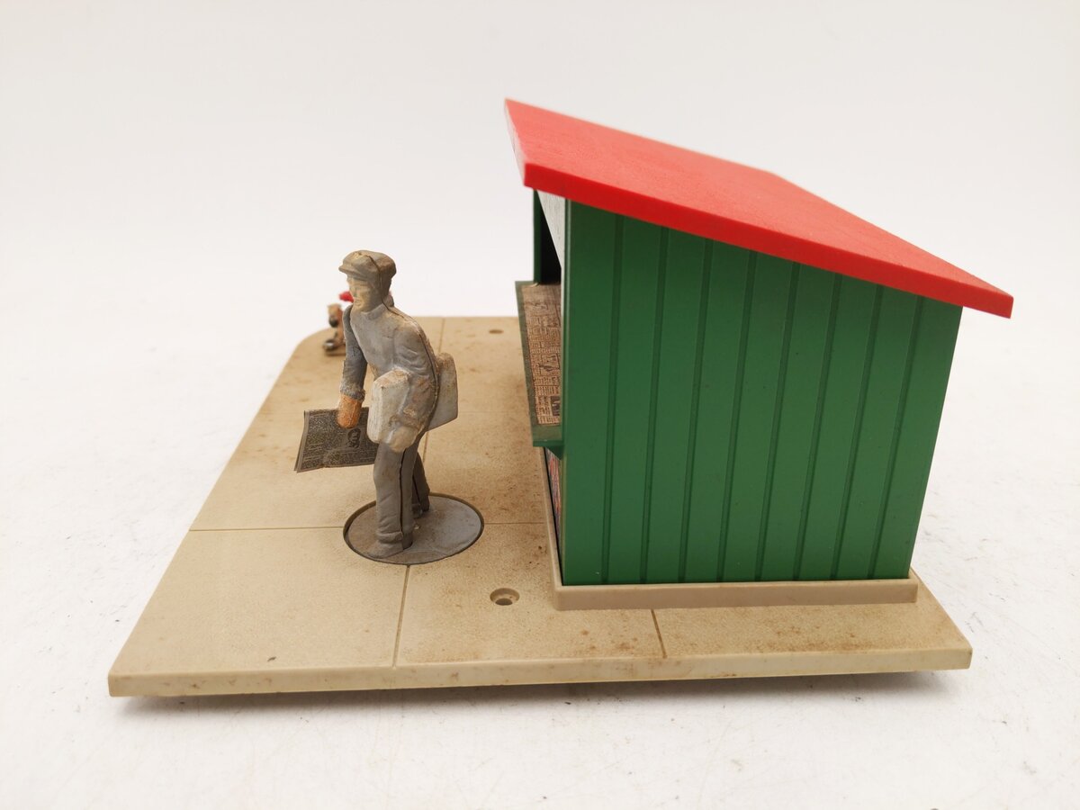 Lionel 128 Vintage O Animated Newsstand VG/Box