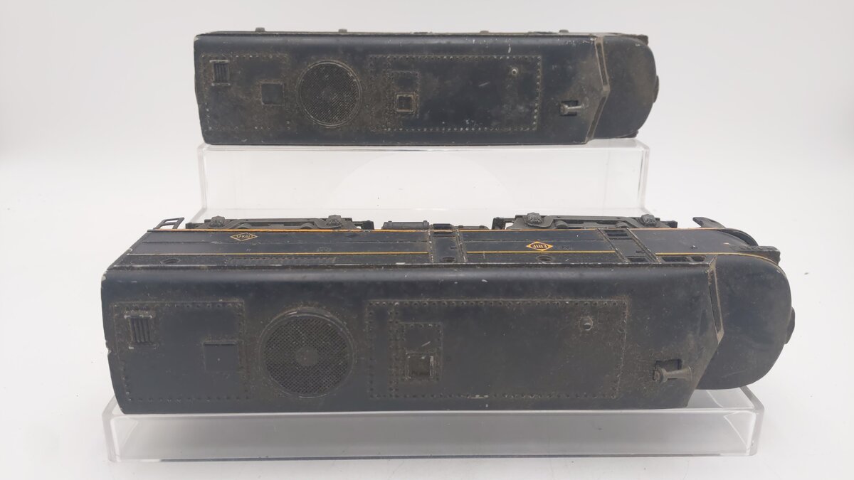 Lionel 2032 Vintage O Erie Alco AA Diesel Locomotive Set