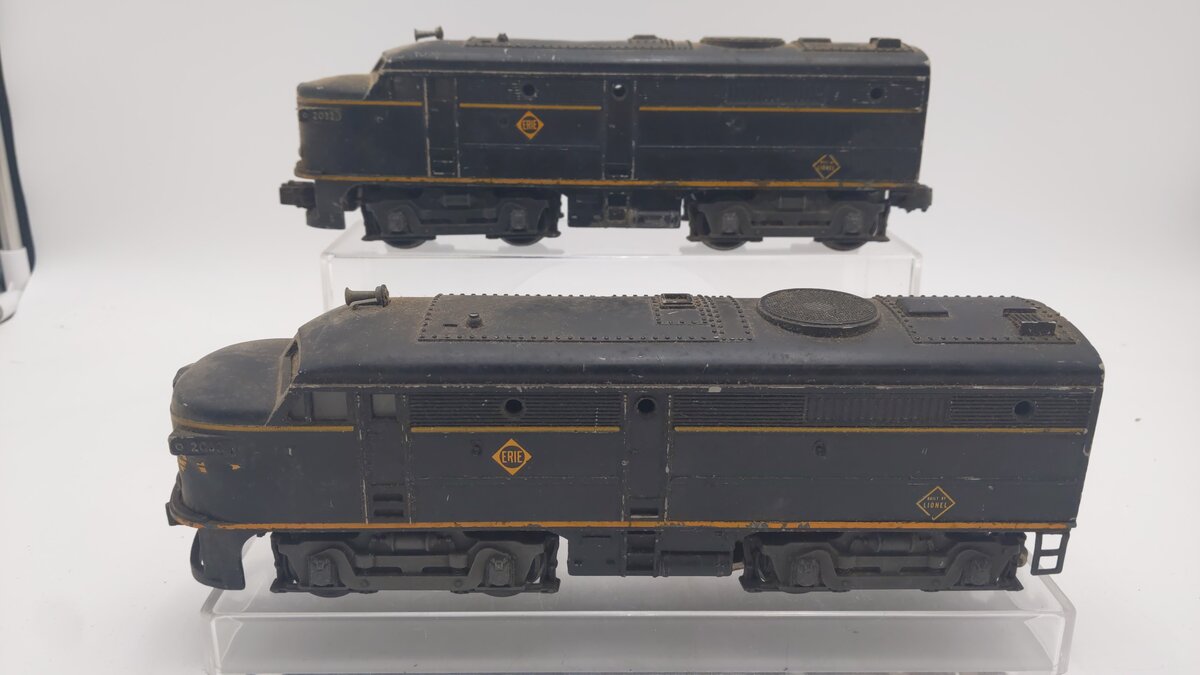 Lionel 2032 Vintage O Erie Alco AA Diesel Locomotive Set