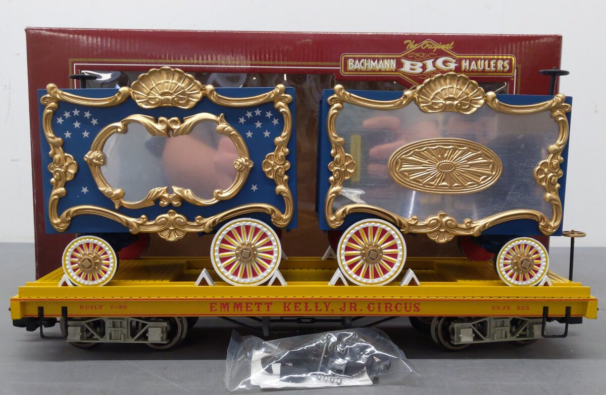 Bachmann 92705 Flatcar with two Tableau Wagons-Metal Wheels EX/Box