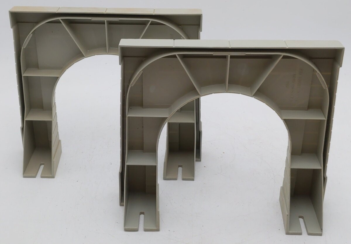 Lionel 6-2113 Tunnel Portals EX/Box