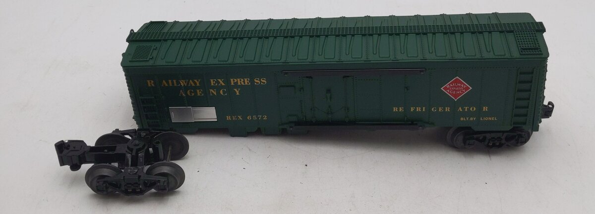 Lionel 6-6572 O-Gauge REA Refrigerator Car #6572 (Reproduction) VG/Box