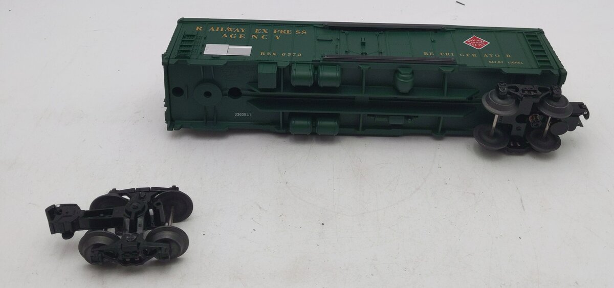 Lionel 6-6572 O-Gauge REA Refrigerator Car #6572 (Reproduction) VG/Box