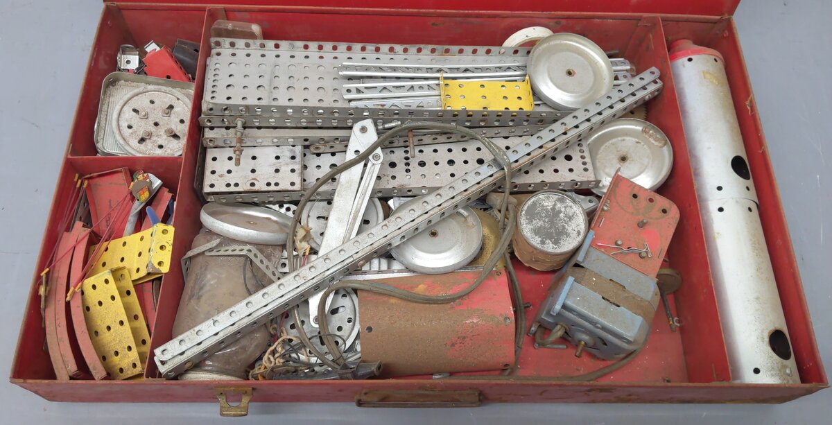 Erector 10 1/2 Vintage Amusement Park Set VG